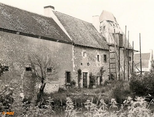 Fenêtre à meneaux du logis